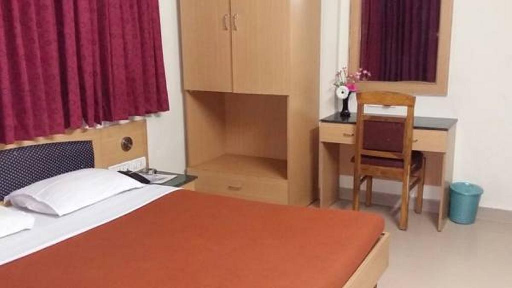 Hotel Sheetal Palace Pune Bagian luar foto